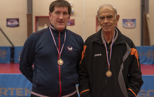 Critérium Département Vétérans 17nov2018 - 2 médaillés : de G à D Dominique Wozniak 3ème V1M, Robert Hales 3ème V5M