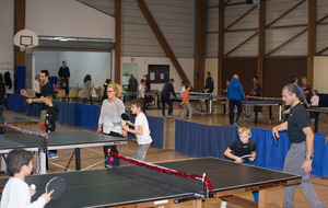 Doubles parents-enfants s'affrontent en montées descentes pendant 20mns