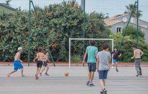 Match de foot post barbecue : Quentin, Adrien, Gauthier, Lucas, Bruno, Marc, Loïc