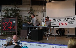 et avec humour la sortie des numéros.