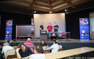 Roland, son frère et Bruno sont prêts à lancer les tirages